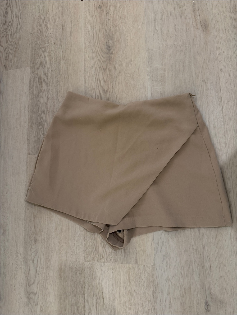 Love Tree Beige Khaki Skort size medium